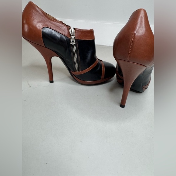 Dries Van Noten Leather Ankle Boots – Size 7.5 (Fits Like 7) - Picture 10 of 16